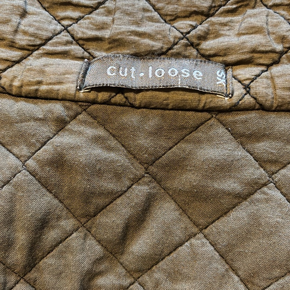 Cut Loose Army Green Quilted Vest XS Lightweight Tencel Spring or Fall Layer EUC - Picture 3 of 5